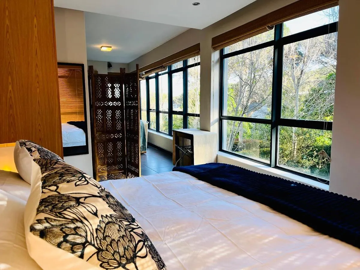 Lovely One Bedroom In The Glen, Camps Bay With Inverter Città del Capo