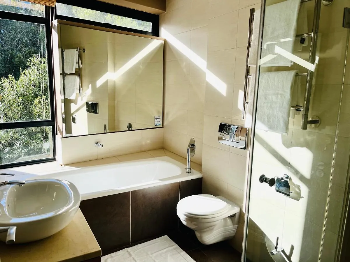Lovely One Bedroom In The Glen, Camps Bay With Inverter Città del Capo 0*,  Sudafrica