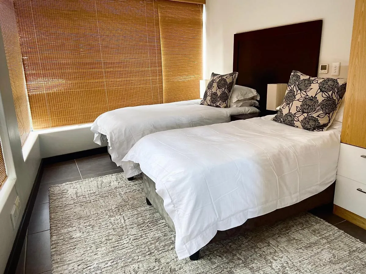Appartamento Lovely One Bedroom In The Glen, Camps Bay With Inverter Città del Capo Sudafrica