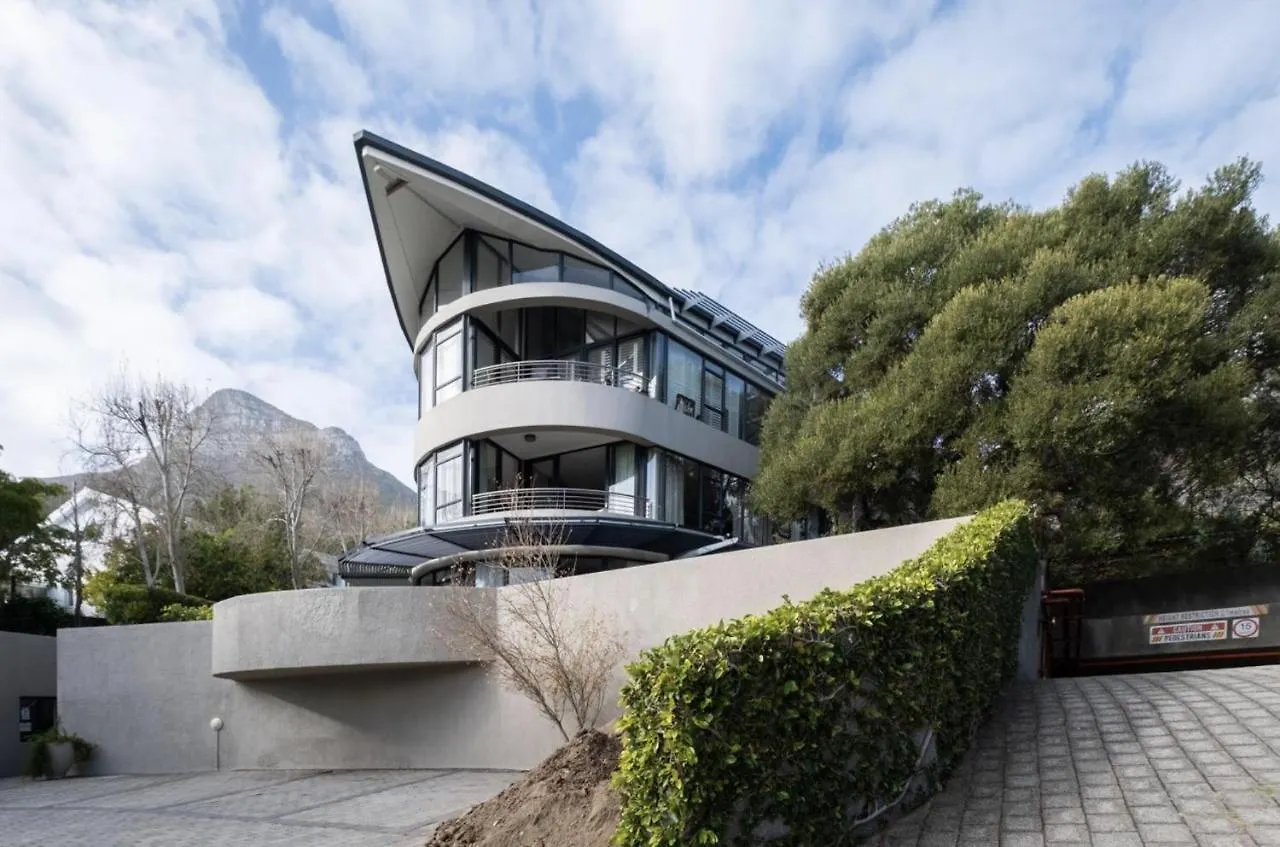 Lovely One Bedroom In The Glen, Camps Bay With Inverter Cape Town Daire